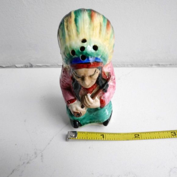 Vintage Ceramic Salt and Pepper Shaker Set - Two Native Americans - Picture 5 of 6